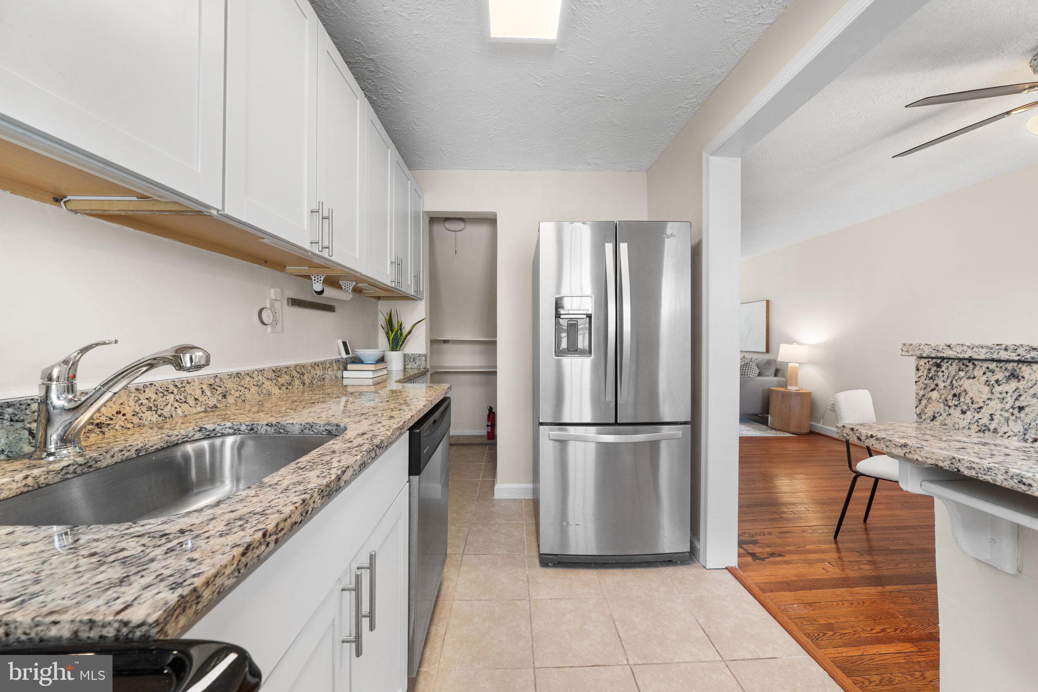 2803 16th Road South, Unit 2803A Arlington, VA 22204 - Photo 7 of 17 Kitchen