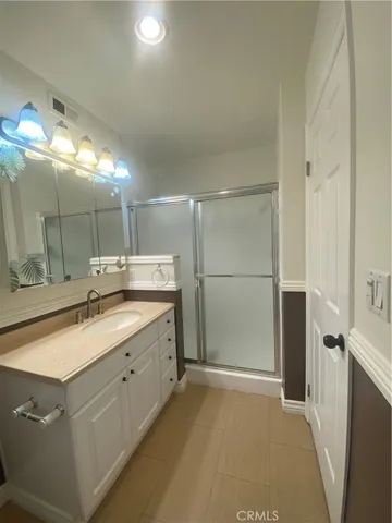 $4,900 | 19608 Runnymede Street, Reseda, CA 91335