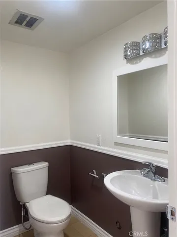 $4,900 | 19608 Runnymede Street, Reseda, CA 91335