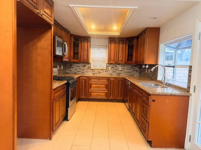 $4,900 | 19608 Runnymede Street, Reseda, CA 91335