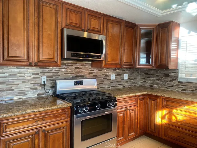 $4,900 | 19608 Runnymede Street, Reseda, CA 91335