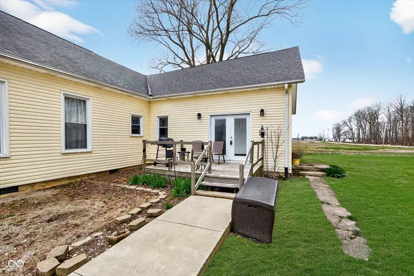 $279,900 | 18755 East County Road 750 North, Hope, IN 47246