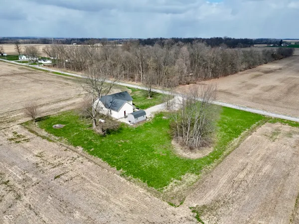 $279,900 | 18755 East County Road 750 North, Hope, IN 47246