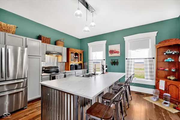 $279,900 | 18755 East County Road 750 North, Hope, IN 47246