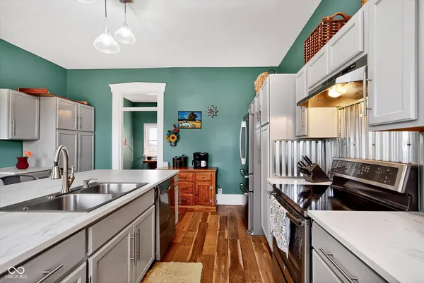 $279,900 | 18755 East County Road 750 North, Hope, IN 47246