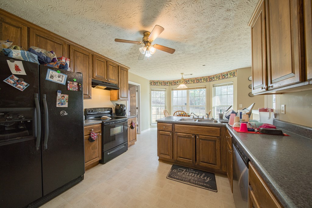 842 Pheasant Loop Columbus, GA 31907 - Photo 10 of 29 kitchen