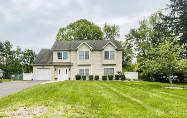 $3,800 | 7 Beryl Court, Kendall Park, NJ 08824