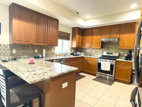 $3,800 | 7 Beryl Court, Kendall Park, NJ 08824