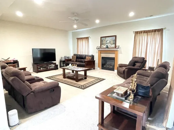 $3,800 | 7 Beryl Court, Kendall Park, NJ 08824