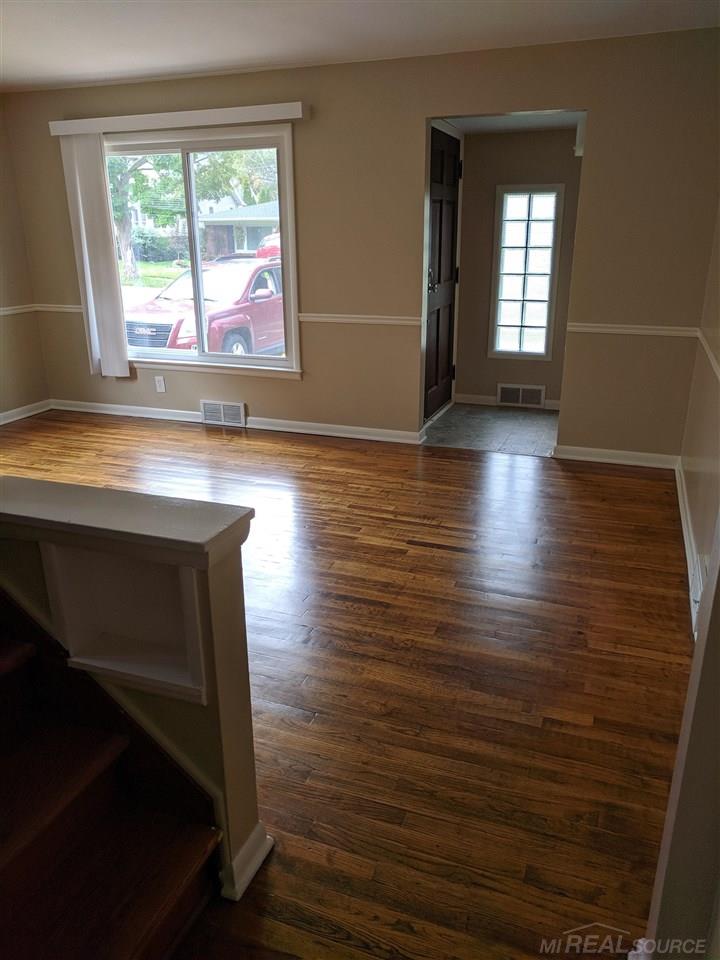 165 Turner Street Romeo, MI 48065 - Photo 12 of 27 50047225-11.JPG