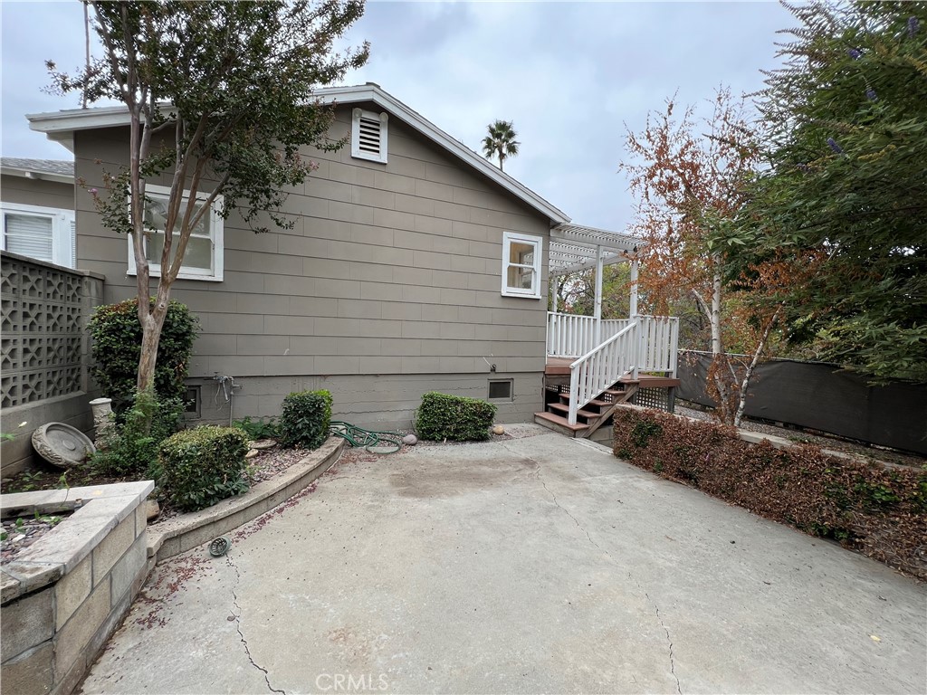 3869 Ridge Road Riverside, CA 92501 - Photo 9 of 13 Backyard