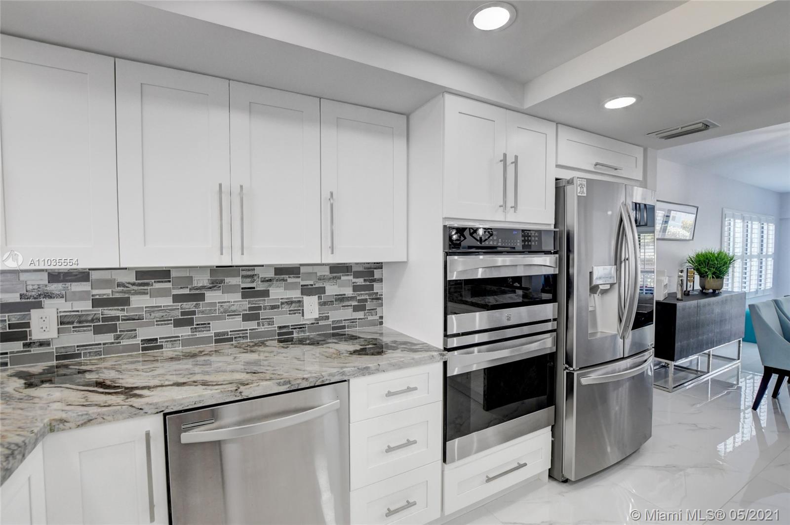 665 Southeast 21st Avenue, Unit 101 Deerfield Beach, FL 33441 - Photo 10 of 53