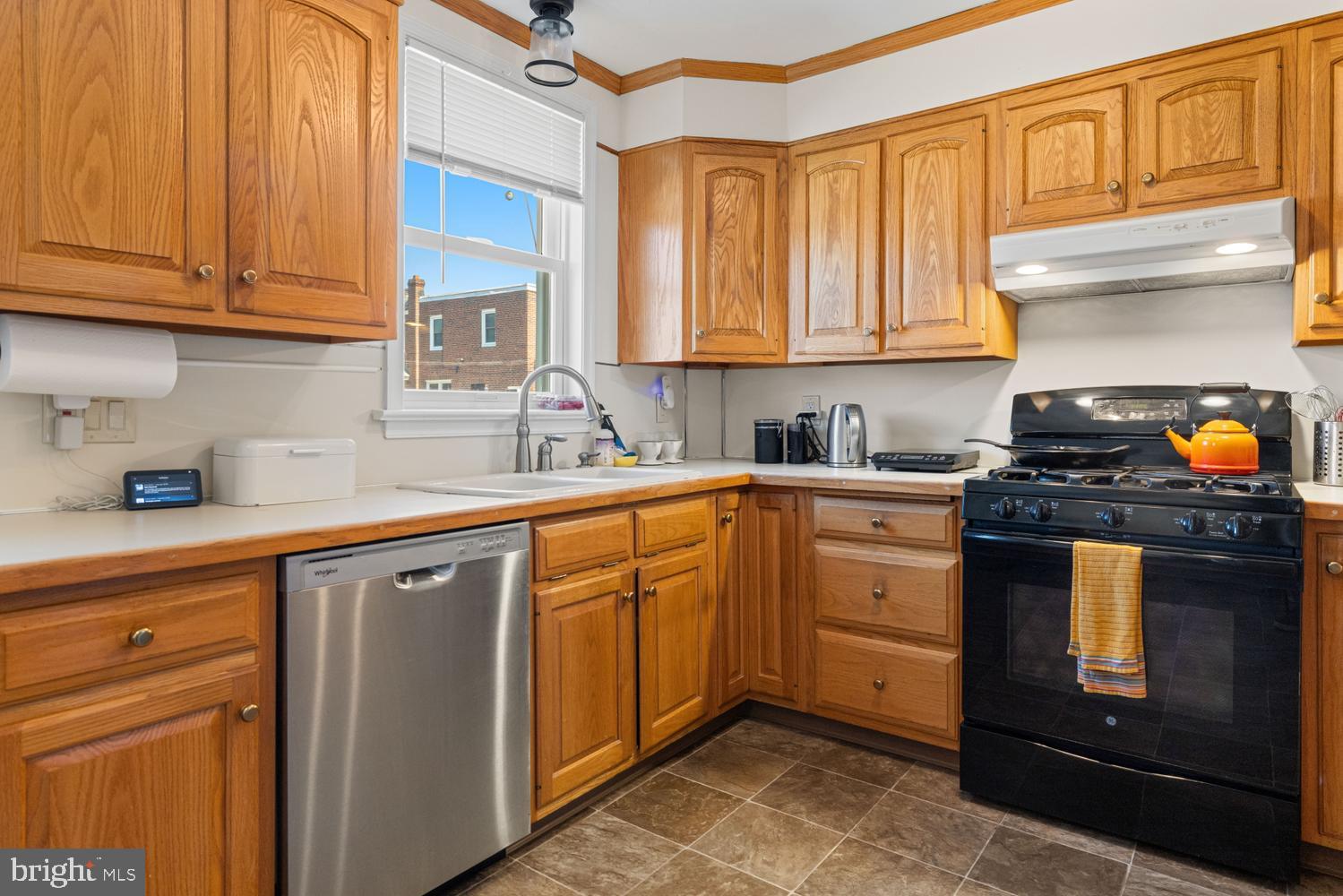 1117 Barringer Street Philadelphia, PA 19119 - Photo 11 of 32 Kitchen