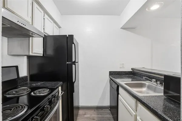 $950 | 9520 Royal Lane, Unit 207, Dallas, TX 75243