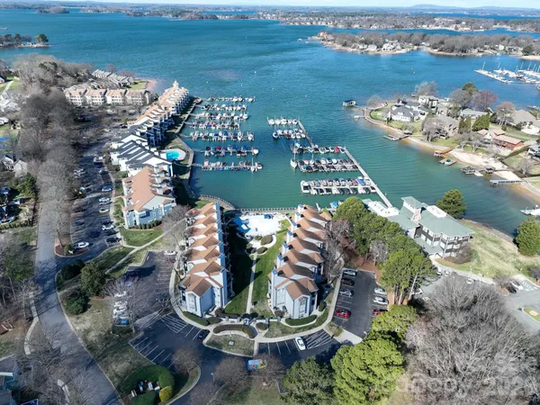 $399,000 | 18851 Vineyard Point Lane, Cornelius, NC 28031
