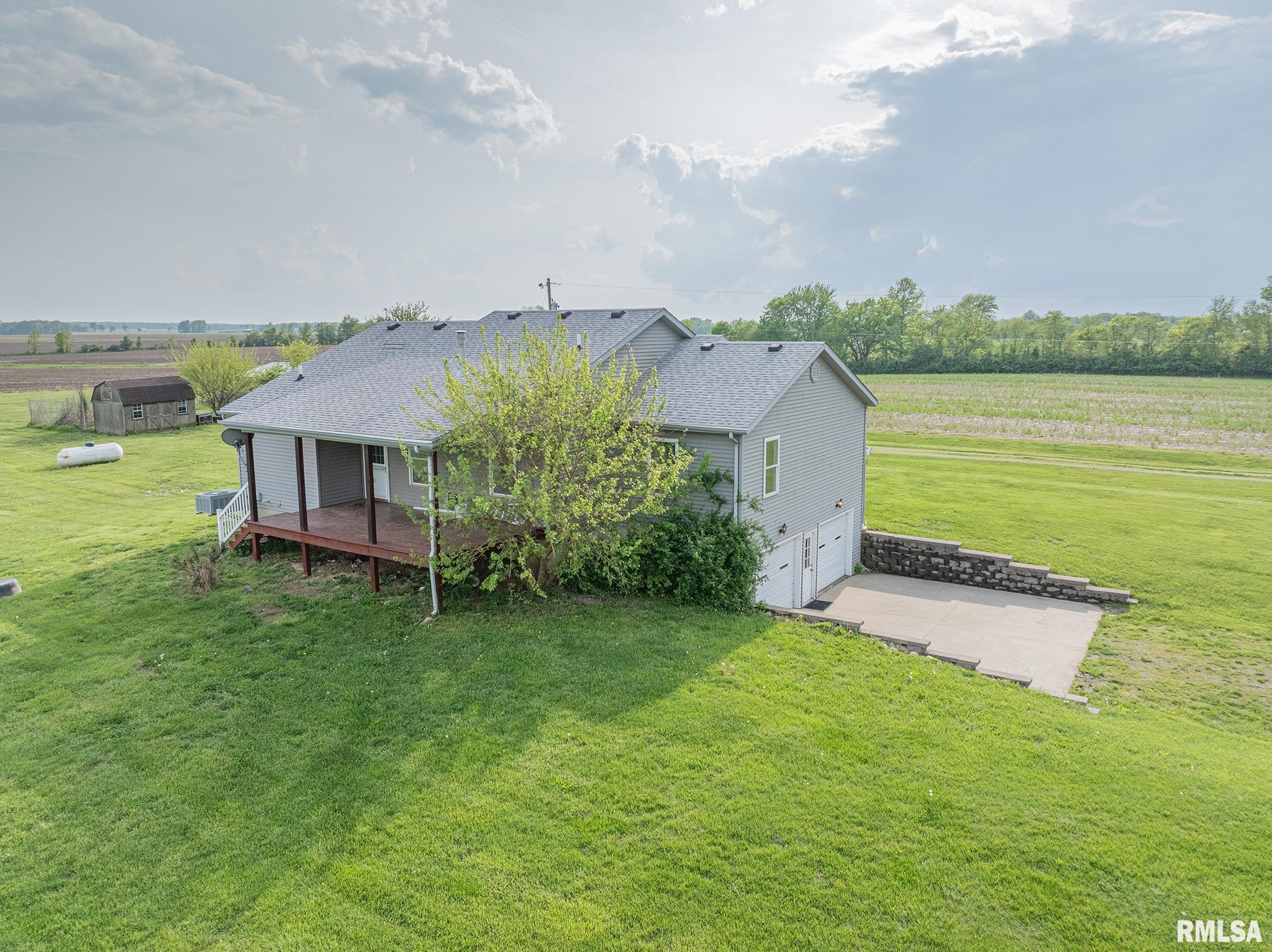 1670 Patriot Road Centralia, IL 62801 - Photo 5 of 40