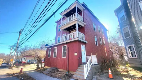 $2,100 | 174 South Avenue, Unit 2, Poughkeepsie, NY 12601