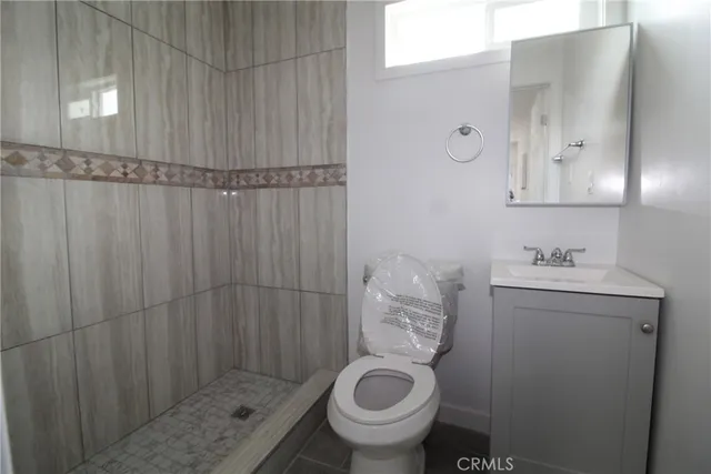 $2,300 | 4954 Tweedy Boulevard, Unit F, South Gate, CA 90280