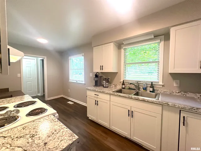 $199,000 | 5559 Country Club Road, Murphysboro, IL 62966