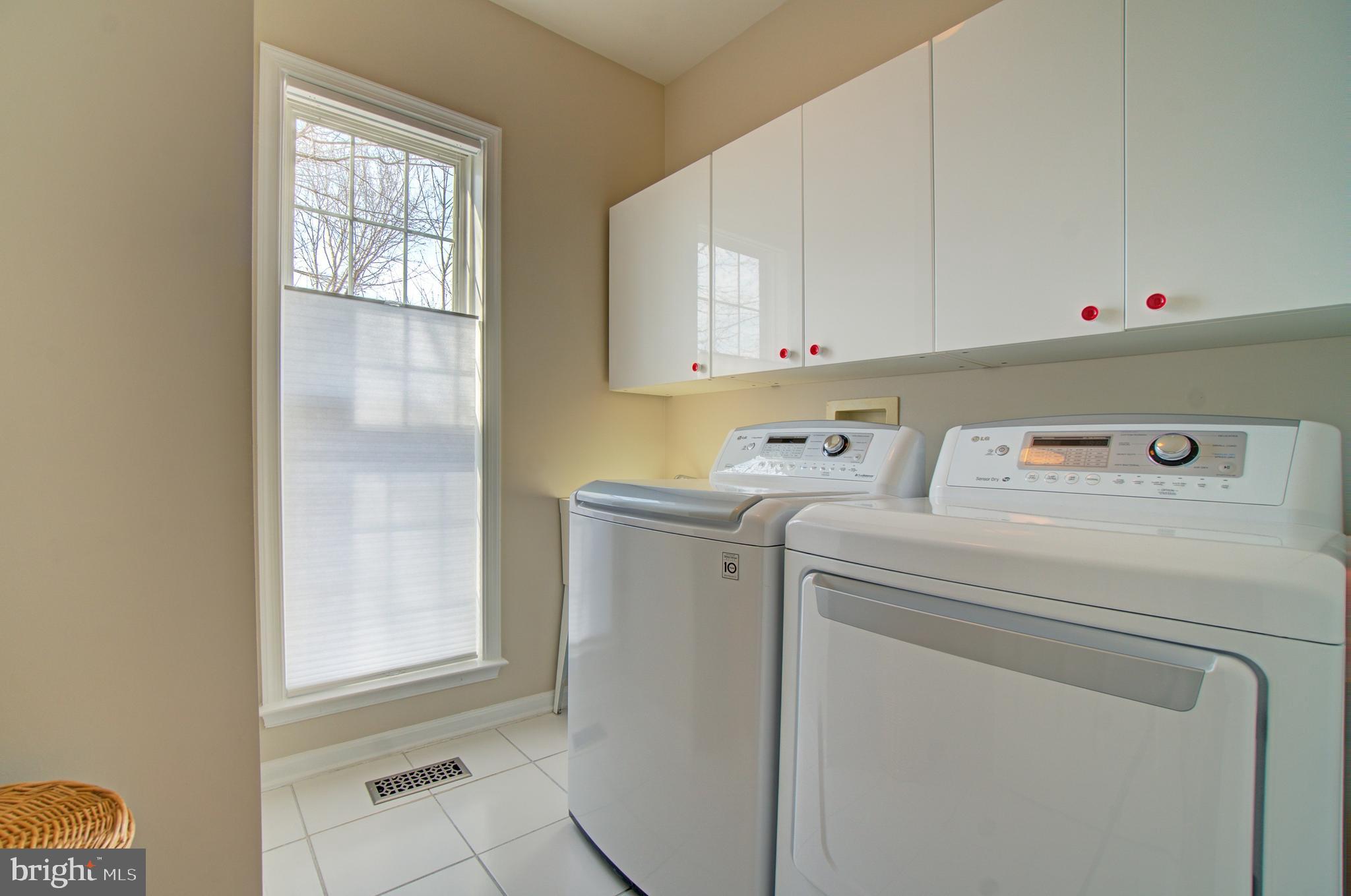 12407 Brown Fox Way Reston, VA 20191 - Photo 24 of 45 Sun-lit Laundry room
