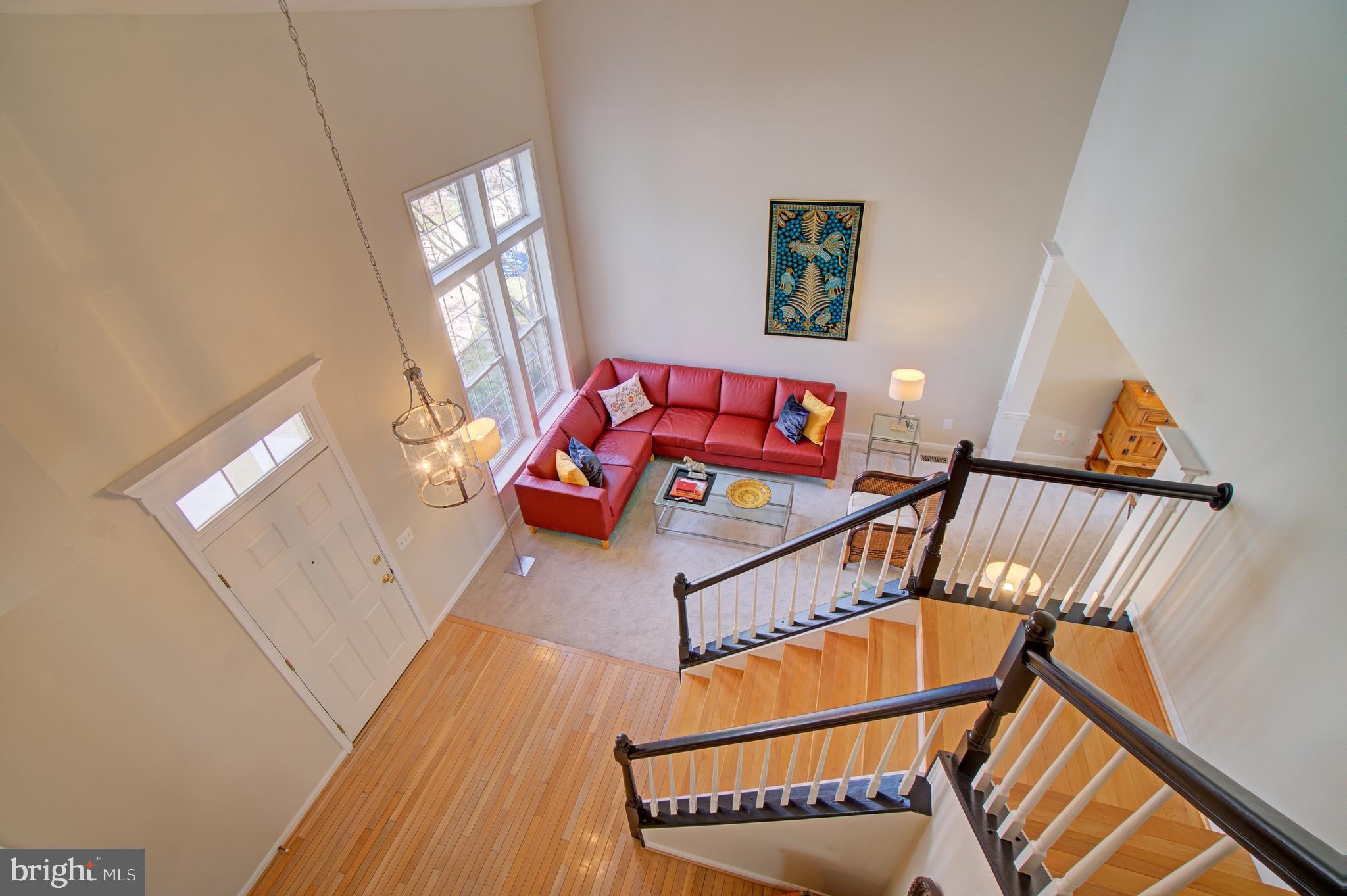 12407 Brown Fox Way Reston, VA 20191 - Photo 7 of 45 2-story Foyer and Living Room