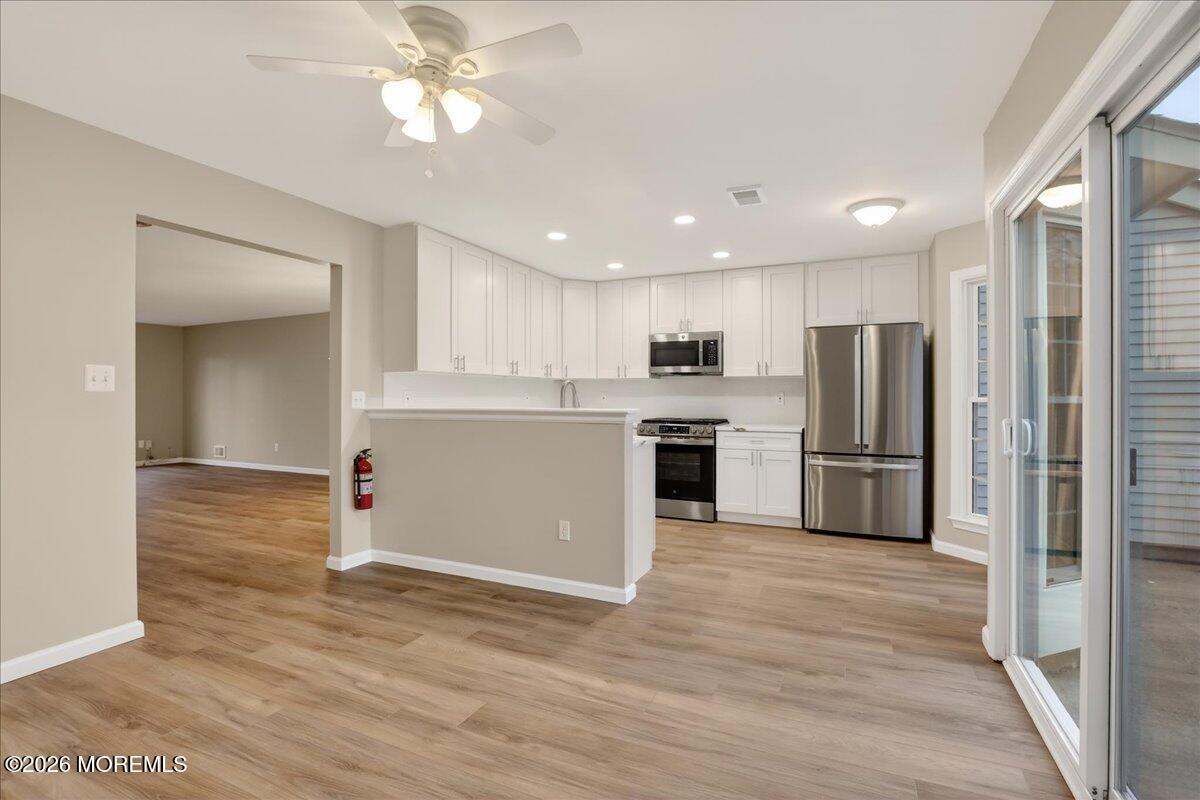 251 Sugar Maple Court, Unit 251 Howell, NJ 07731 - Photo 14 of 39 14-Family Room