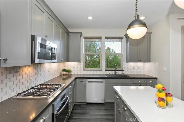 $4,900 | 55 Fuchsia, Lake Forest, CA 92630