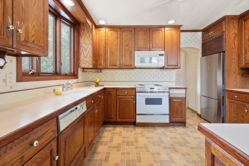 9 Mayfield Road Belmont, MA 02478 - Photo 26 of 42