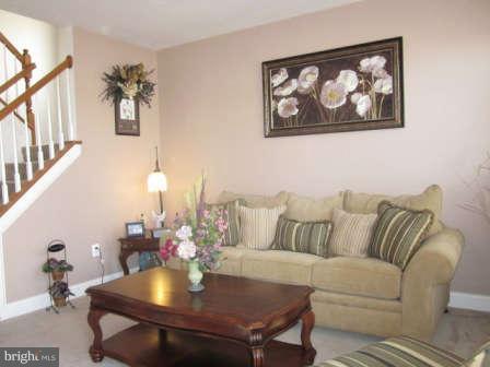 16501 Telescope Lane Dumfries, VA 22026 - Photo 8 of 30 a living room with furniture