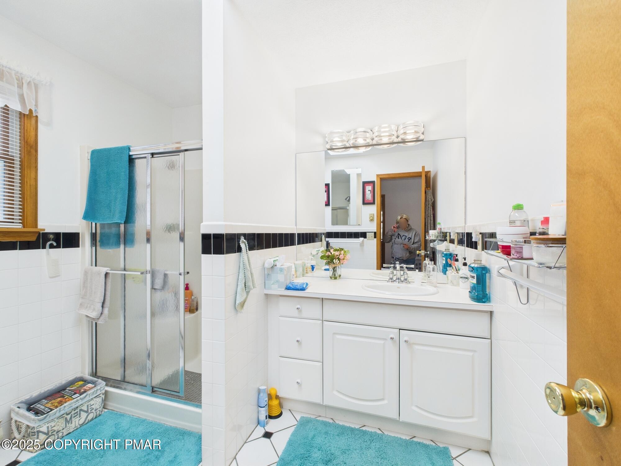 197 Hummingbird Trail Bushkill, PA 18324 - Photo 24 of 30 PRIMARY BATH