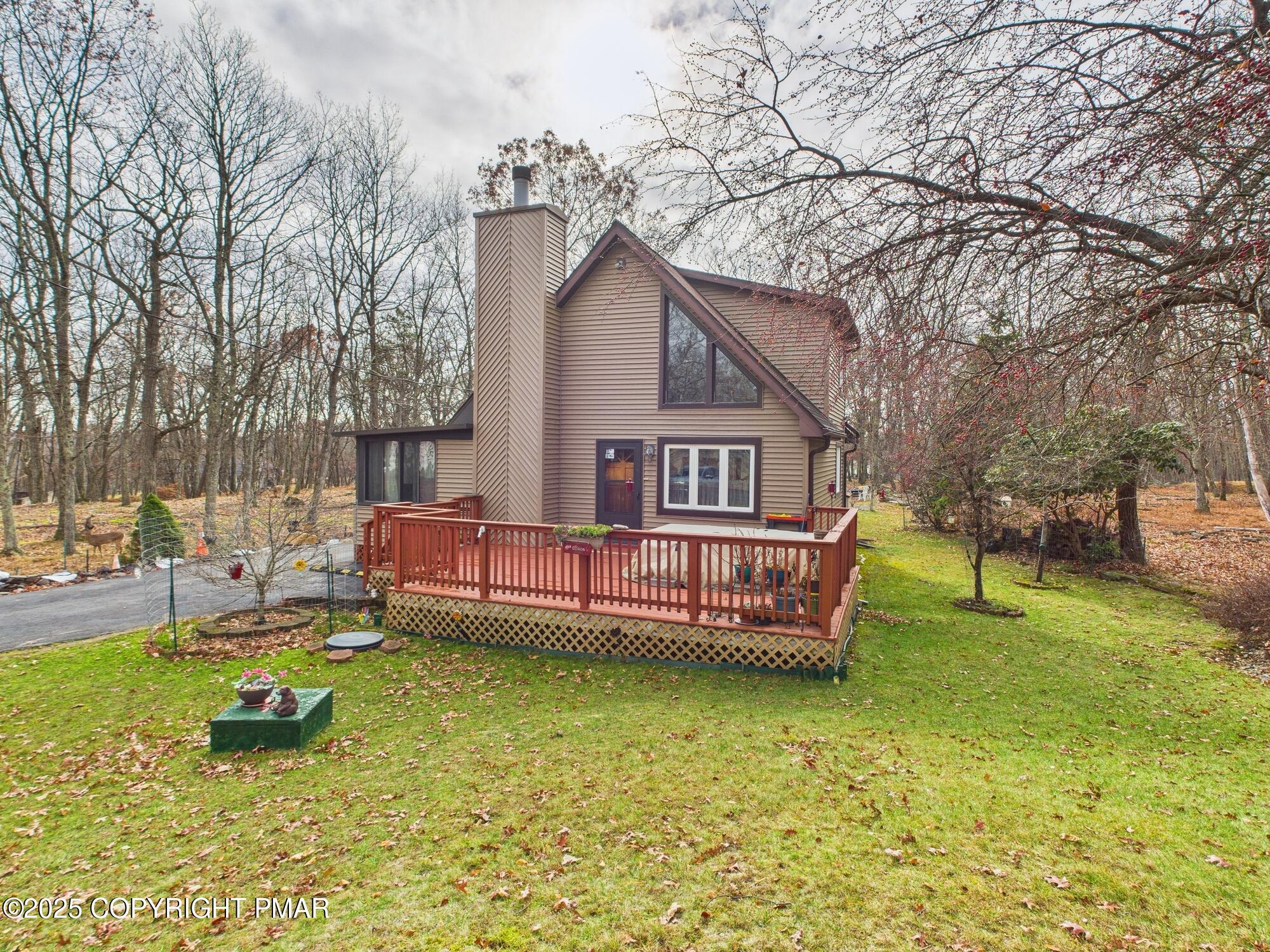 197 Hummingbird Trail Bushkill, PA 18324 - Photo 7 of 30 FRONT