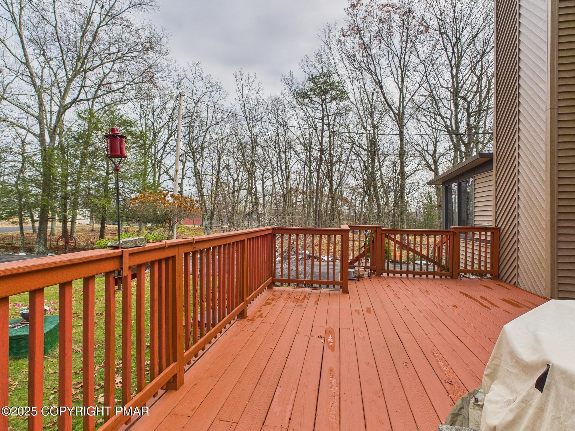 197 Hummingbird Trail Bushkill, PA 18324 - Photo 8 of 30 DECK