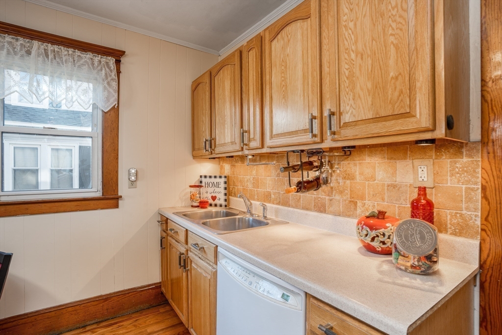 55 Norman Street Springfield, MA 01104 - Photo 6 of 39 Gallery Image 6
