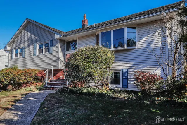 $675,000 | 74 Newman Street, Metuchen, NJ 08840