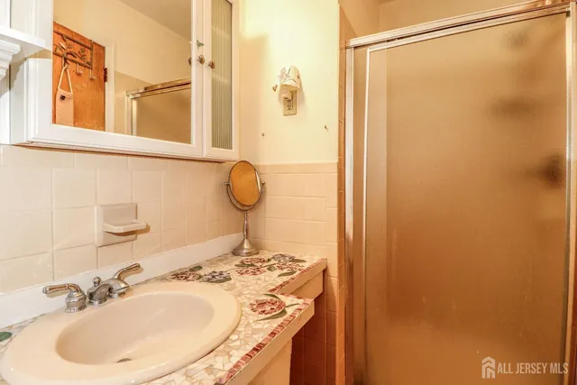 $675,000 | 74 Newman Street, Metuchen, NJ 08840