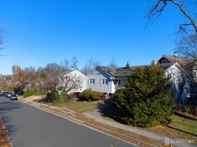 $675,000 | 74 Newman Street, Metuchen, NJ 08840
