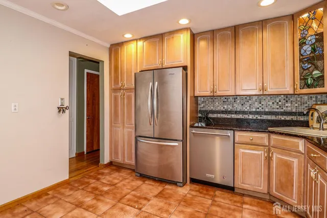 $675,000 | 74 Newman Street, Metuchen, NJ 08840