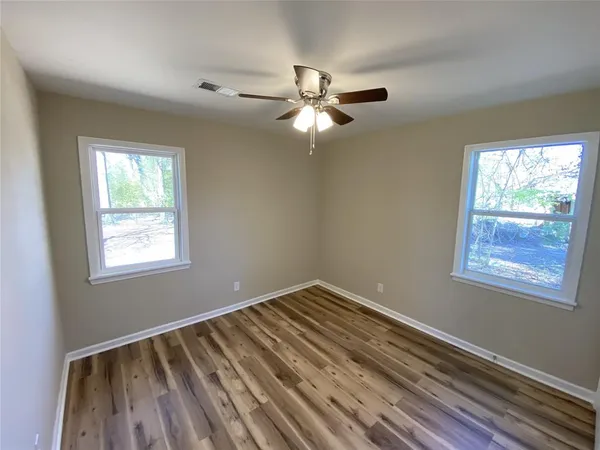 a view of empty room with window