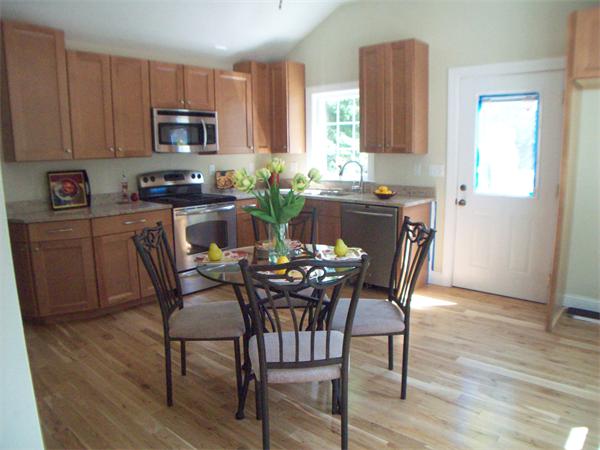 17 Colburn Road Reading, MA 01867 - Photo 5 of 20 Gallery Image 5