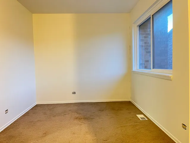 $1,800 | 9 Tower Court, Unit 9, Downers Grove, IL 60516