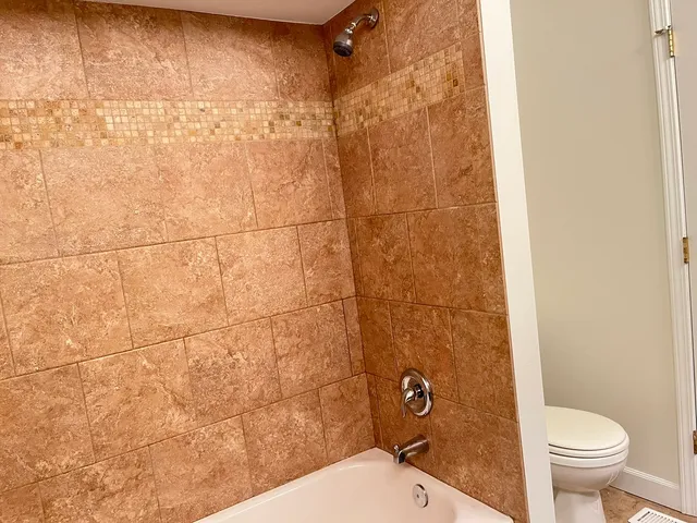 $1,800 | 9 Tower Court, Unit 9, Downers Grove, IL 60516