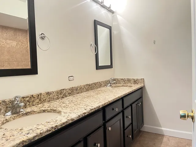 $1,800 | 9 Tower Court, Unit 9, Downers Grove, IL 60516