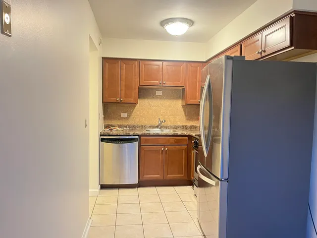 $1,800 | 9 Tower Court, Unit 9, Downers Grove, IL 60516