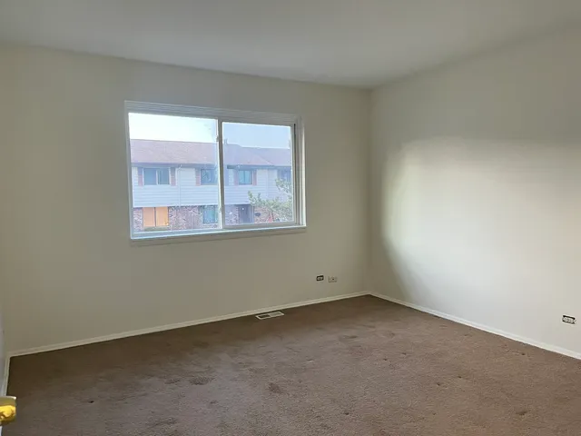 $1,800 | 9 Tower Court, Unit 9, Downers Grove, IL 60516