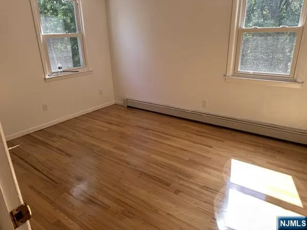 $2,800 | 63 North Farview Avenue, Unit 2, Paramus, NJ 07652