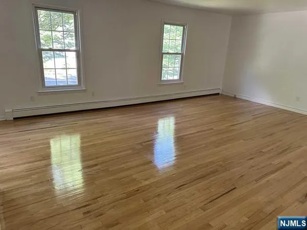 $2,800 | 63 North Farview Avenue, Unit 2, Paramus, NJ 07652