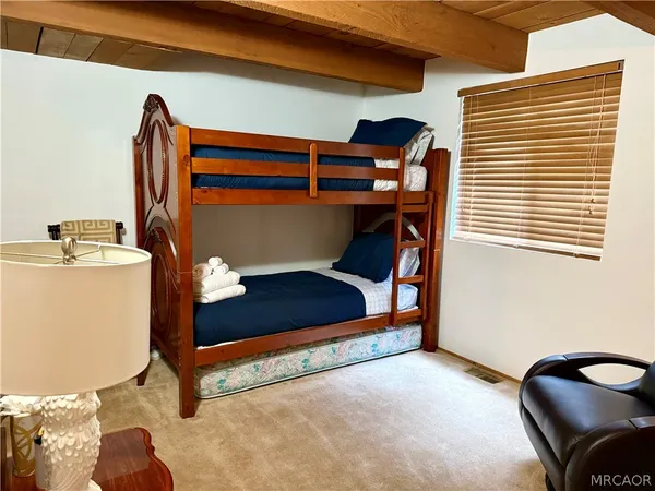 $1,995 | 701 Pinnacle Drive, Lake Arrowhead, CA 92352