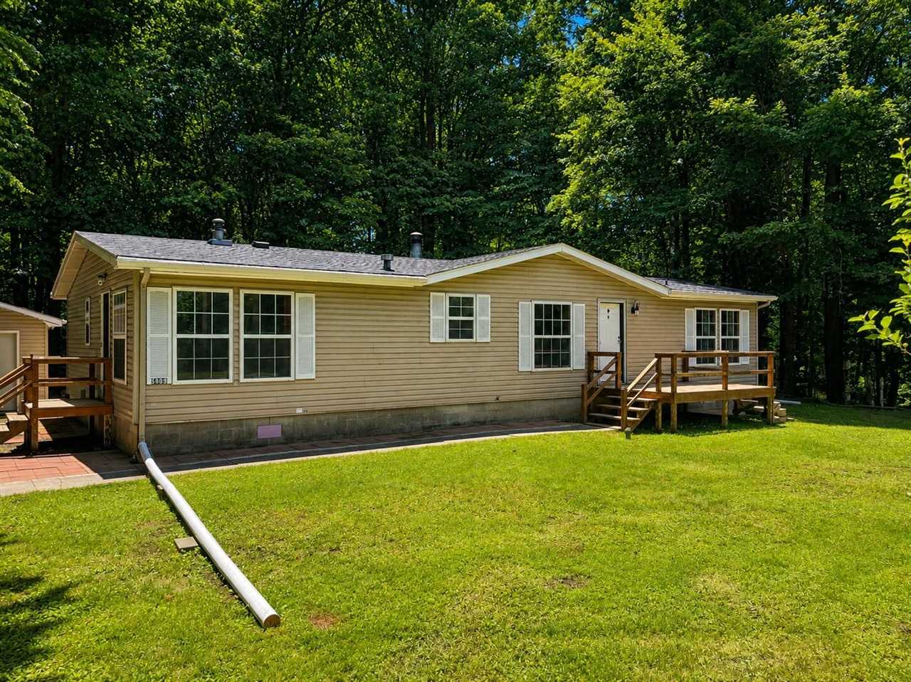 5809 Barnhart Road Ludington, MI 49431 - Photo 23 of 27