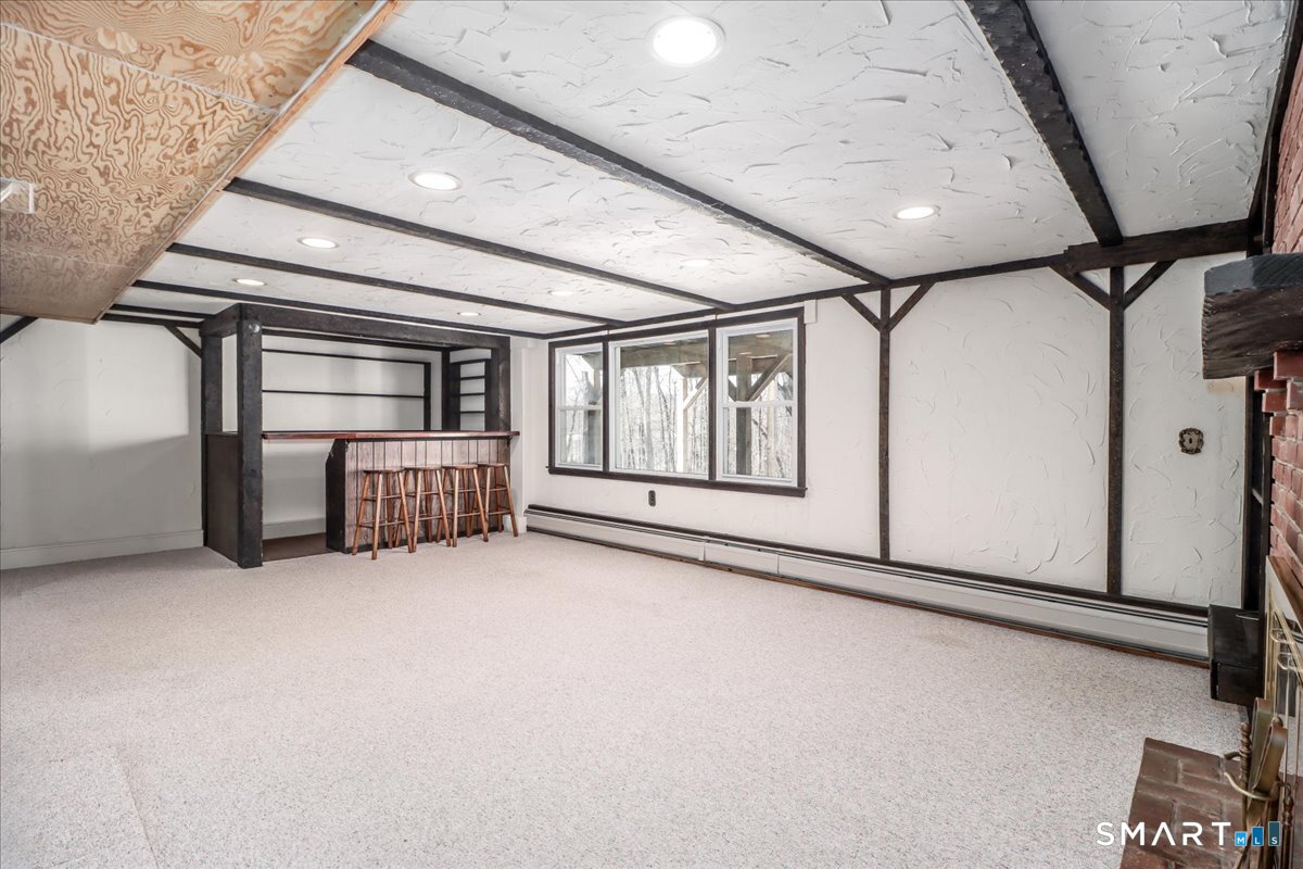 12 South Mountain Road Brookfield, CT 06804 - Photo 25 of 39 a big room with closet