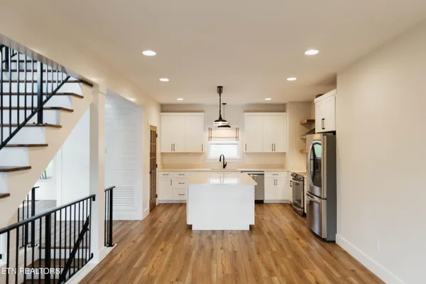 $874,900 | 380 Cherokee Cove, Rutledge, TN 37861